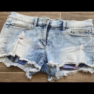 Washed denim shorts